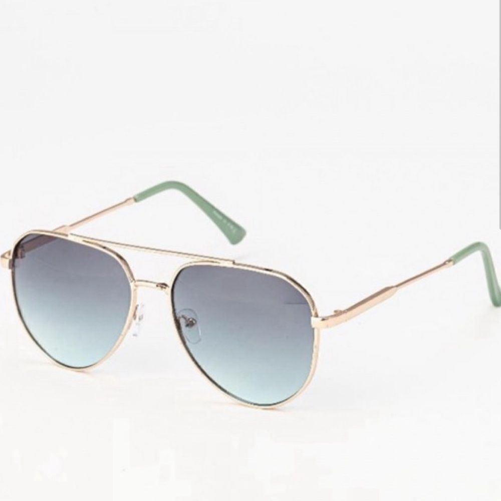 Aviator iridescent sunglasses